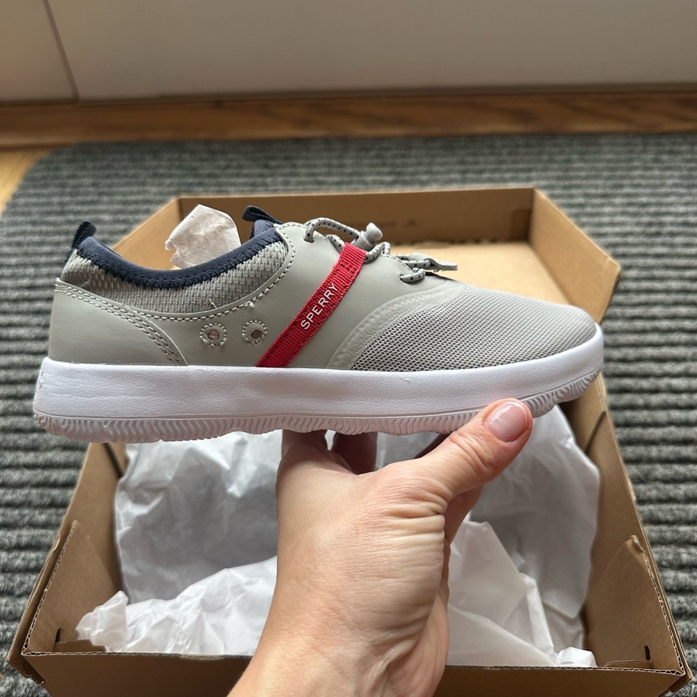 Sz 2 Coastal Break Sneaker - grey
